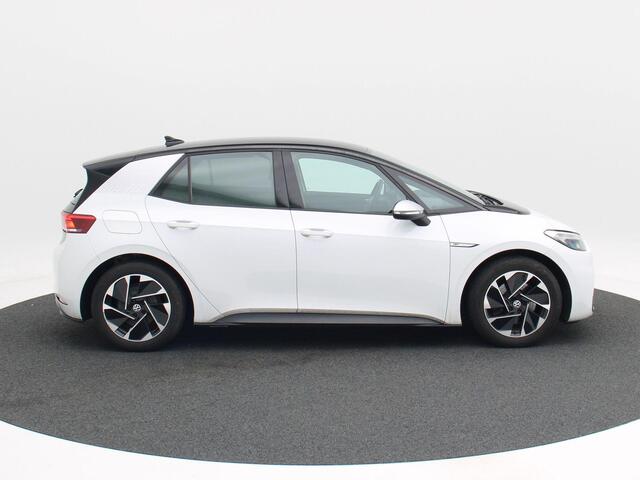Volkswagen ID.3 First 58 kWh 204 Pk | Adaptive Cruise | Zwarte Hemel | Stoelverwarming | Climate Control | LED | Sensoren | 18 Inch