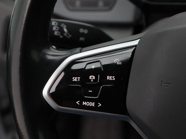 Volkswagen ID.3 First 58 kWh 204 Pk | Adaptive Cruise | Zwarte Hemel | Stoelverwarming | Climate Control | LED | Sensoren | 18 Inch