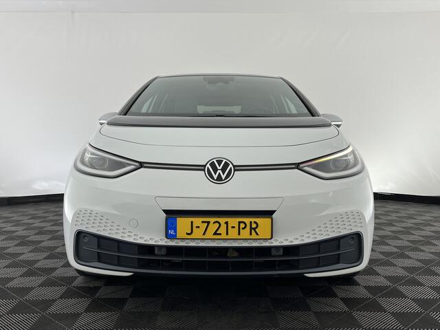 Volkswagen ID.3 First Max 58 kWh [ 3-Fase-11kW ] {SOH-89%} (INCL-BTW) *HEATPUMP | PANO | HEAD-UP | ADAPTIVE-CRUISE | IQ-LIGHTS | BLINDSPOT | CAMERA | KEYLESS | MICROFIBRE | AMBIENTLIGHT | NAVI-FULLMAP | DAB+ | ECC | HEATED-SPORTSEATS | DIGI-COCKPIT |