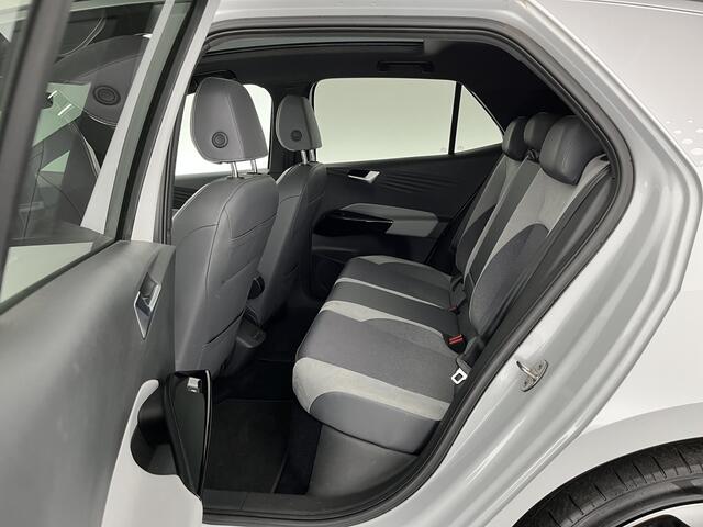 Volkswagen ID.3 First Max 58 kWh [ 3-Fase-11kW ] {SOH-89%} (INCL-BTW) *HEATPUMP | PANO | HEAD-UP | ADAPTIVE-CRUISE | IQ-LIGHTS | BLINDSPOT | CAMERA | KEYLESS | MICROFIBRE | AMBIENTLIGHT | NAVI-FULLMAP | DAB+ | ECC | HEATED-SPORTSEATS | DIGI-COCKPIT |