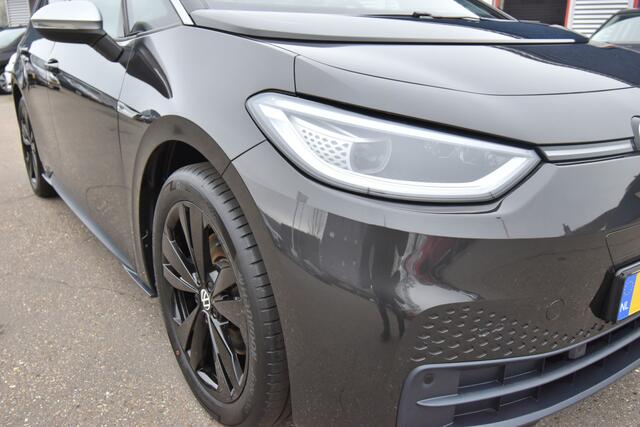 Volkswagen ID.3 First Plus 58 kWh ,ST+STUUR VERW , LED KOPL , NAVI , CR CONTR ,PDC V+A , LMV19 ,
