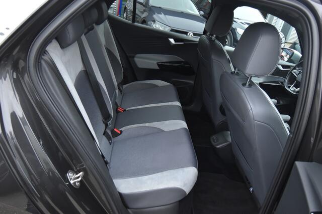 Volkswagen ID.3 First Plus 58 kWh ,ST+STUUR VERW , LED KOPL , NAVI , CR CONTR ,PDC V+A , LMV19 ,