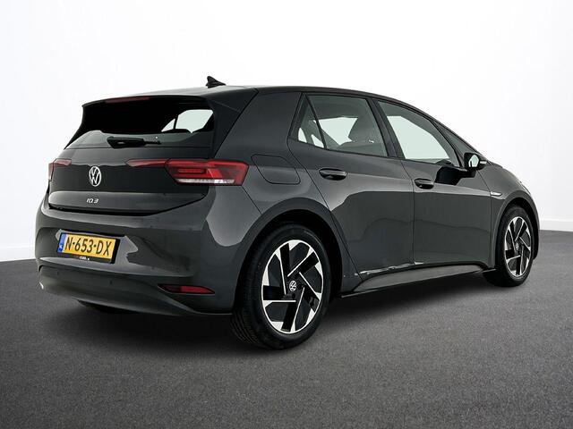 Volkswagen ID.3 Life 58 kWh Airco ECC Full LED Navi Carplay PDC VA+ Camera Adaptive Cruise Control 18" LM Velgen