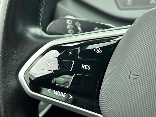 Volkswagen ID.3 Life 58 kWh Airco ECC Full LED Navi Carplay PDC VA+ Camera Adaptive Cruise Control 18" LM Velgen