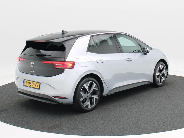 Volkswagen ID.3 Pro 58 kWh | Adaptive Cruise | Camera | Carplay | Stoel Verwarming | Parkeersensoren | Privacy Glass | Climate Control | Navigatiesysteem | 19 Inch | 71.118 Km