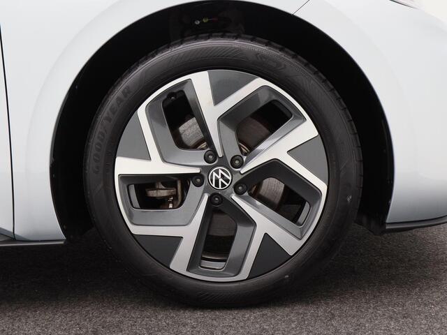 Volkswagen ID.3 Pro 58 kWh | Adaptive Cruise | Camera | Carplay | Stoel Verwarming | Parkeersensoren | Privacy Glass | Climate Control | Navigatiesysteem | 19 Inch | 71.118 Km