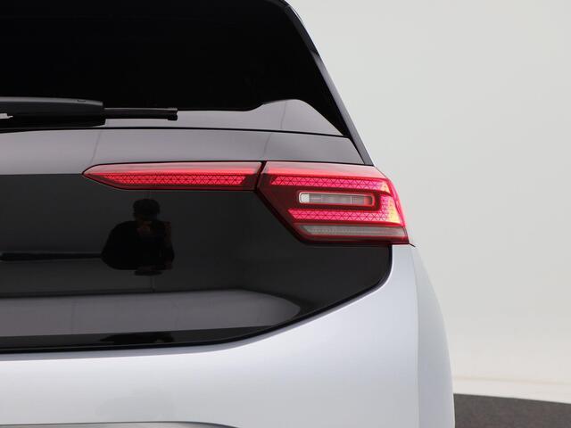 Volkswagen ID.3 Pro 58 kWh | Adaptive Cruise | Camera | Carplay | Stoel Verwarming | Parkeersensoren | Privacy Glass | Climate Control | Navigatiesysteem | 19 Inch | 71.118 Km