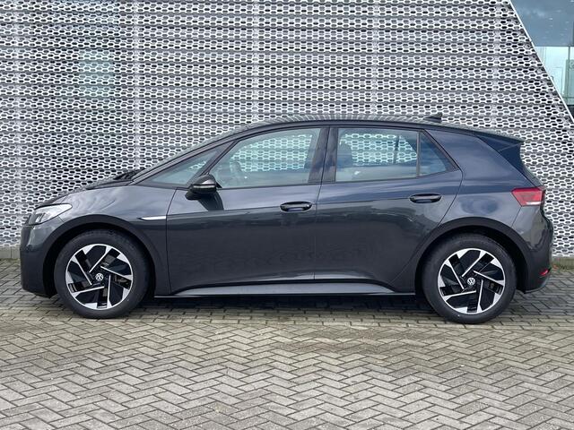 Volkswagen ID.3 Pure 45 kWh 150PK / App Connect / Parkeersensoren V+A / 18'' LMV / VW