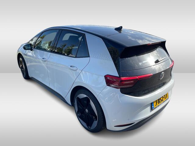 Volkswagen ID.3 First Max 58 kWh / Full option! / Panoramadak / Camera / Head-up / Keyless / 20'' / ACC / Dodehoek / Elektr. stoelen / Massage / Navigatie / Stuurverwarming