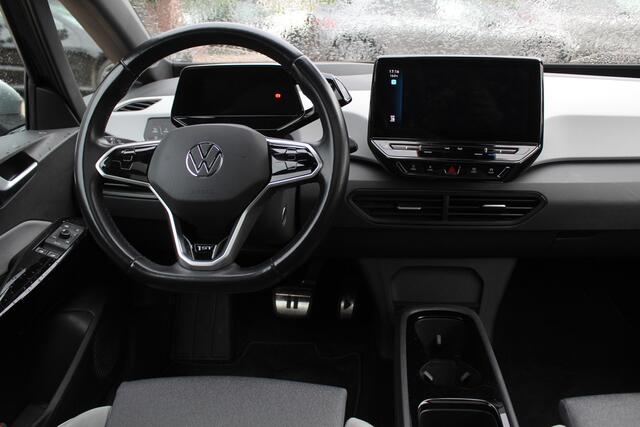 Volkswagen ID.3 First Max 58 kWh / Full option! / Panoramadak / Camera / Head-up / Keyless / 20'' / ACC / Dodehoek / Elektr. stoelen / Massage / Navigatie / Stuurverwarming