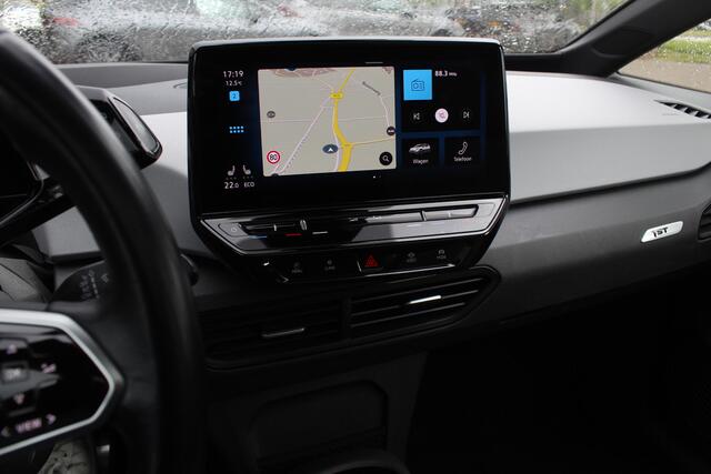Volkswagen ID.3 First Max 58 kWh / Full option! / Panoramadak / Camera / Head-up / Keyless / 20'' / ACC / Dodehoek / Elektr. stoelen / Massage / Navigatie / Stuurverwarming