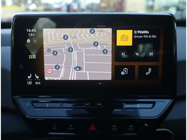 Volkswagen ID.3 First 58 kWh Navi / Climate / Stoelverw / DAB / Trekh All season banden