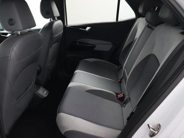Volkswagen ID.3 First Plus 58 kWh | SoH 93,4% | Adaptief Cruise Control | Trekhaak | Camera | IQ Light!