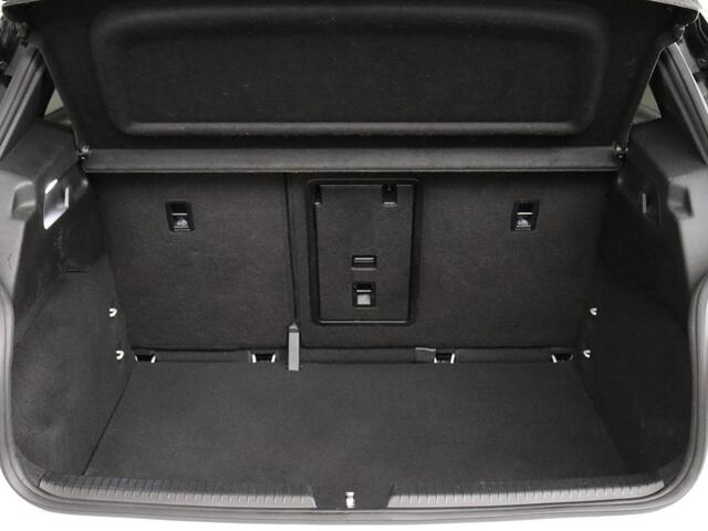 Volkswagen ID.3 First Plus 58 kWh | SoH 93,4% | Adaptief Cruise Control | Trekhaak | Camera | IQ Light!