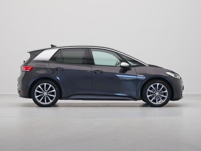Volkswagen ID.3 First Plus 58 kWh Navigatie Camera iQ Light Stoelverwarming Steunhaak