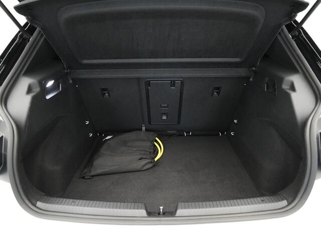 Volkswagen ID.3 Pure Oranje Edition 52 kWh Navigatie 19"velgen Privacy glas Les Pdc