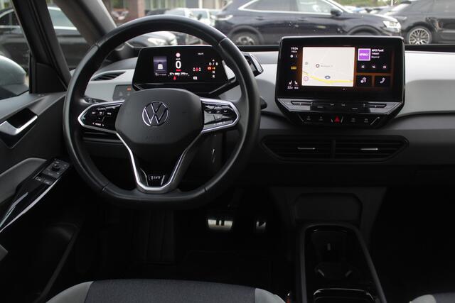 Volkswagen ID.3 First Plus 58 kWh / SoH 89% / Camera / Keyless / Matrix LED / Interieurvoorverwarming / 19'' / DAB / Navigatie / Stoel+Stuurverwarming / ACC