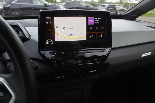 Volkswagen ID.3 First Plus 58 kWh / SoH 89% / Camera / Keyless / Matrix LED / Interieurvoorverwarming / 19'' / DAB / Navigatie / Stoel+Stuurverwarming / ACC