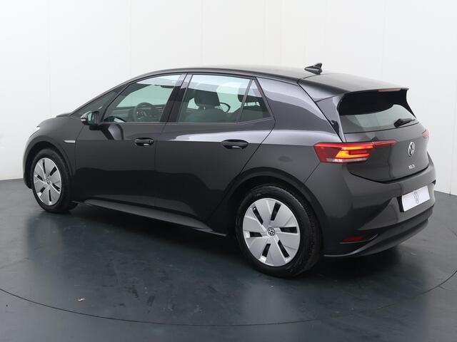 Volkswagen ID.3 Pure 45 kWh | 150 PK | SoH 89%| Adaptive cruise control | Climate control | Navigatiesysteem |