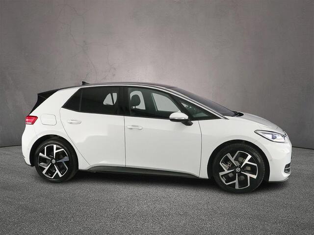 Volkswagen ID.3 Pro Oranje Edition 204pk Automaat Adaptive cruise control, 360 camera, Achteruitrijcamera, Navigatie, LED matrix koplampen, App connect, Parkeersensoren