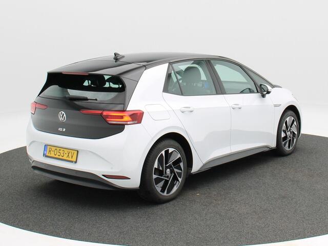Volkswagen ID.3 Pro 58 kWh 204 Pk | Stoelverwarming | Adaptive cruise | Parkeer Sensoren | CarPlay | Navigatie | Climatronic | 18 Inch | 61.310 Km !!
