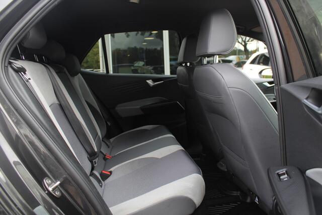 Volkswagen ID.3 First 58 kWh / SOH 93,5% / Camera / Keyless / Matrix LED / Interieurvoorverwarming / 19'' / DAB / Navigatie / ACC / Stoel+Stuurverwarming
