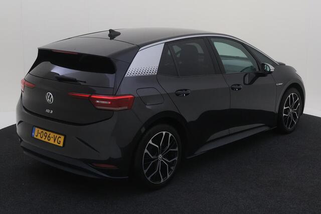 Volkswagen ID.3 First Plus 58 kWh / SOH 92%/ AUTOMAAT/ TREKHAAK/ STOELVERWARM./ CLIMA/ NAVI/ CRUISE/ 19"LMV