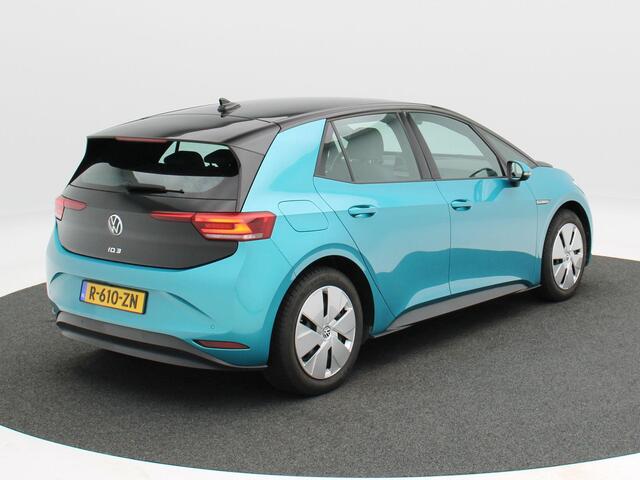 Volkswagen ID.3 Life 58 kWh | Stoelverwarming | Adaptive Cruise | CarPlay | Parkeersensoren | Navigatie | 31.980 Km !!