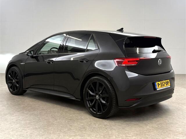 Volkswagen ID.3 58KWH First Black Edition | Snelladen | SOH 92% | Virtual | Sfeer | Adap. Cruise | Trekhaak | Carplay | Parkeersens.