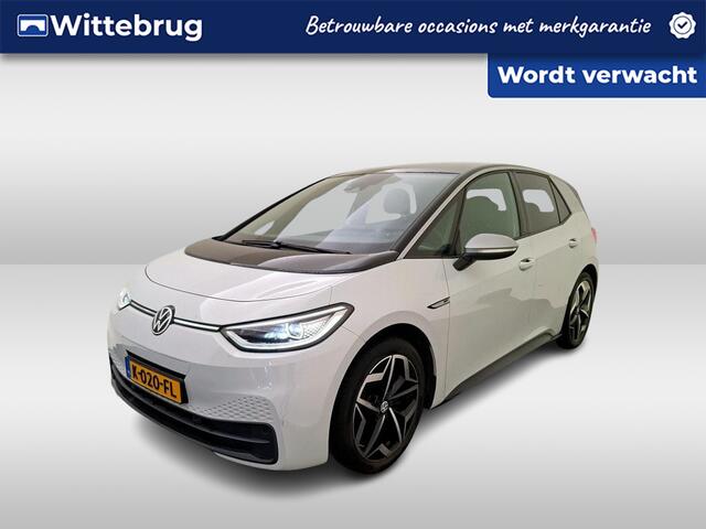 Volkswagen ID.3 First Plus 58 kWh / AUTOMAAT/ VOL LEDER/ TREKHAAK/ NAVI/ CLIMATE/ STOELVERWARMING/ PARK. SENSOREN + CAMERA