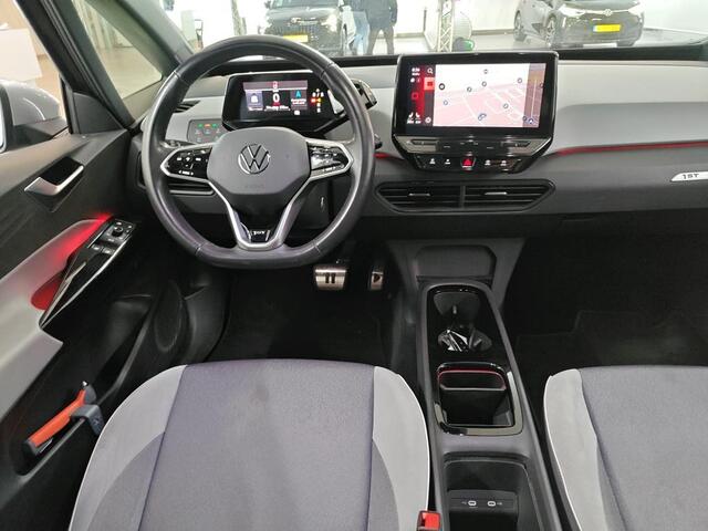 Volkswagen ID.3 First Plus 58 kWh 204 PK | Navigatie | 19" Lm velgen | Parkeercamera |