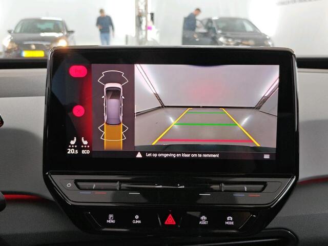 Volkswagen ID.3 First Plus 58 kWh 204 PK | Navigatie | 19" Lm velgen | Parkeercamera |