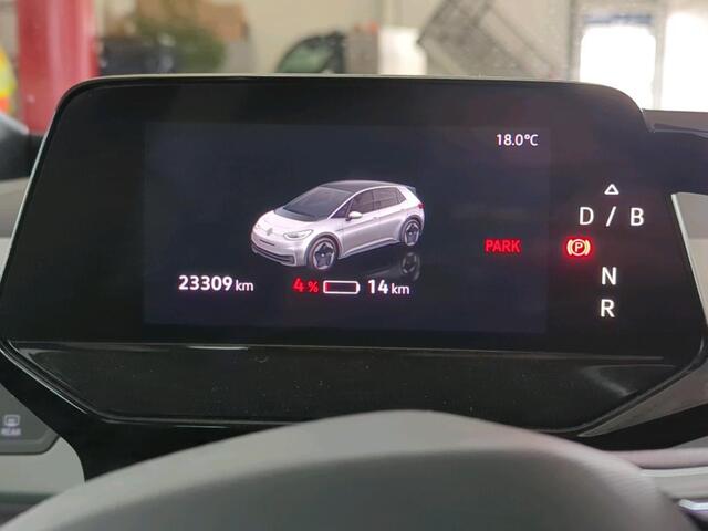 Volkswagen ID.3 First Plus 58 kWh 204 PK | Navigatie | 19" Lm velgen | Parkeercamera |