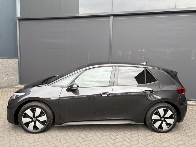 Volkswagen ID.3 Pro Advantage 58 kWh Airco - Achteruitrijcamera - Navigatie - Apple carplay - parkeersensoren - Voorstoelen verwarmd - Rondomzicht camera - Licht metalen velgen 18 inch - Radio - Led verlichting - Stuur multifunctioneel - Cruise control