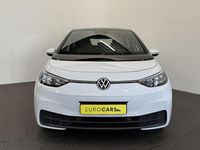 Volkswagen ID.3 Life 58 kWh SOH 92% Navigatie Apple Carplay Android Auto Parkeersensoren Adaptive Cruise Control Stoel- en stuurverwarming Climate Control
