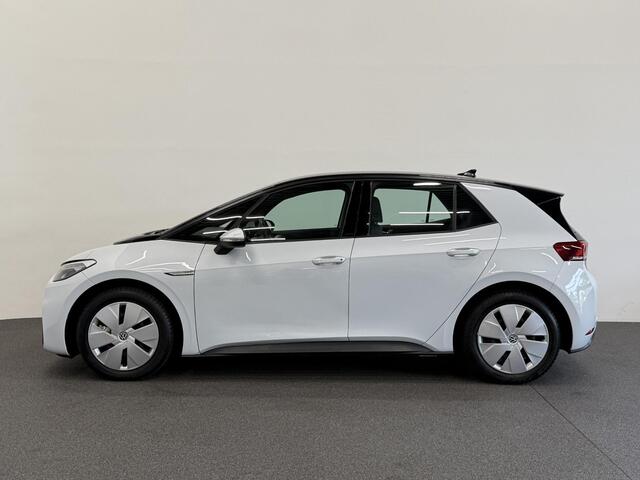 Volkswagen ID.3 Life 58 kWh SOH 92% Navigatie Apple Carplay Android Auto Parkeersensoren Adaptive Cruise Control Stoel- en stuurverwarming Climate Control