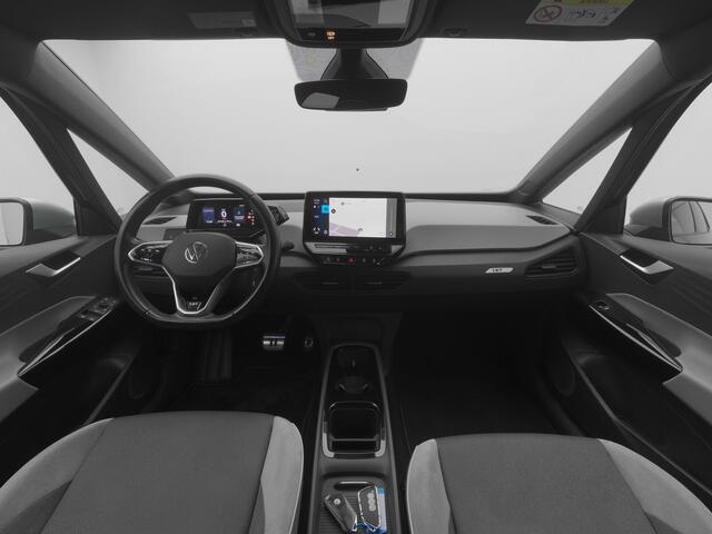Volkswagen ID.3 First Plus 58 kWh | CAMERA | ADAPTIVE | STOEL- EN STUURVERW. | TREKHAAK