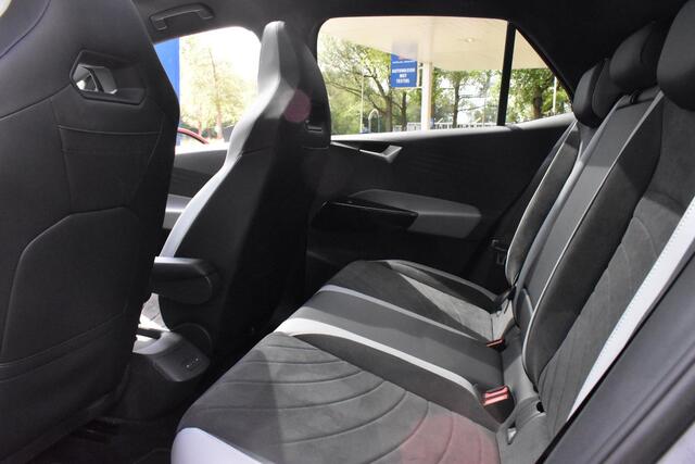 Volkswagen ID.3 Style 58 kWh Panoramadak | Massagestoelen | HUD | BSM | Navigatie | 12 mnd BOVAG garantie | Whatsapp 06-53188999