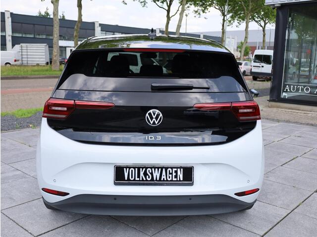Volkswagen ID.3 Pure Panoramadak | Achteruitrijcamera | Keyless Go & Entry | IQ Light Matrix LED | Stoel&Stuurverwarming | 19"Inch |