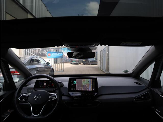 Volkswagen ID.3 Pure Panoramadak | Achteruitrijcamera | Keyless Go & Entry | IQ Light Matrix LED | Stoel&Stuurverwarming | 19"Inch |