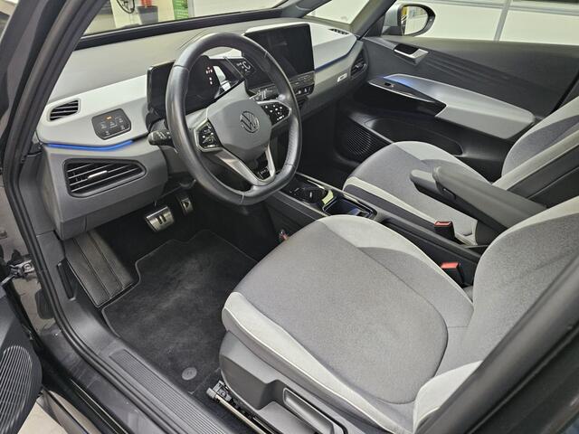 Volkswagen ID.3 First Plus 58 kWh | Camera | Adaptive Cruise | Stoel / Stuur ver