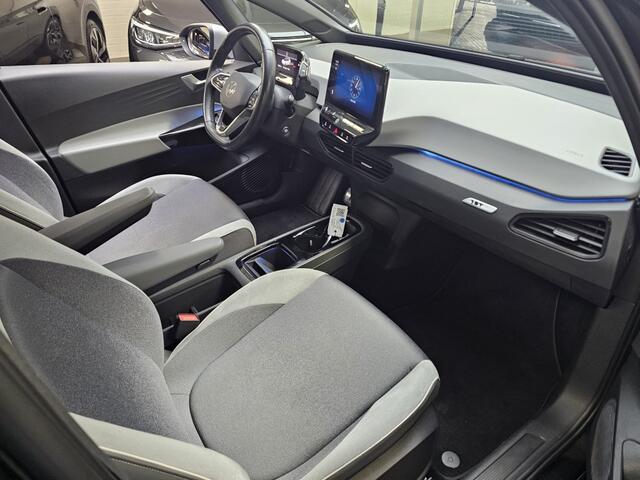 Volkswagen ID.3 First Plus 58 kWh | Camera | Adaptive Cruise | Stoel / Stuur ver
