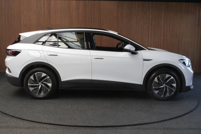 Volkswagen ID.4 Navi ACC Camera Warmtepomp PDC Stuurverwarm. Carplay 19" LM velgen Climate voor & achter Interieur voorverwarming & koeling