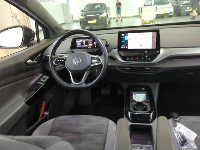 Volkswagen ID.4 Life 77 kWh / WARMTEPOMP/ PARK. SENSOREN/ APP CONNECT/ STOELVERWARM./ GETINT GLAS/ 19" LMV