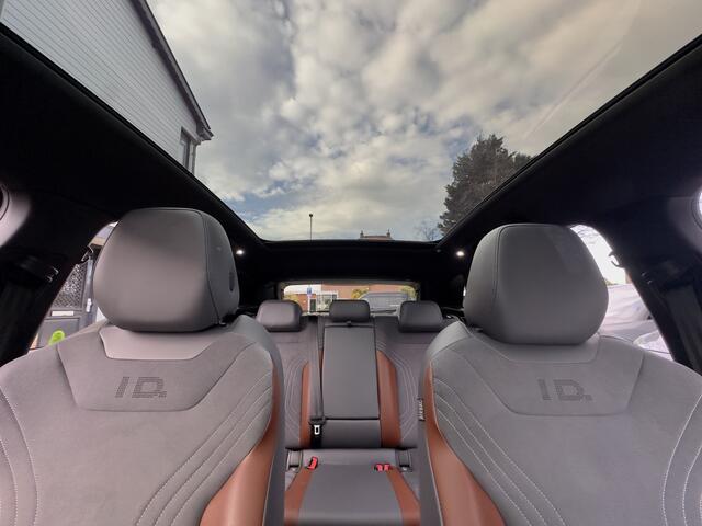 Volkswagen ID.4 FIRST MAX ACTIE! BETAAL NU 50% 12450 DE REST IN 2JR RENTEVRIJ FINANCIEREN