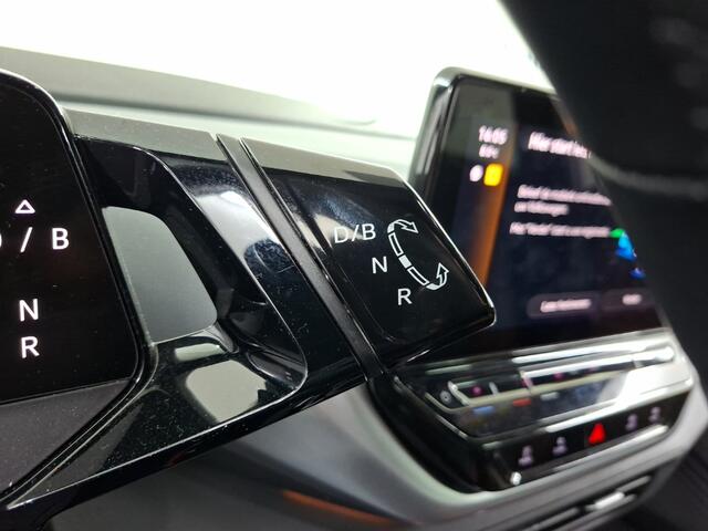 Volkswagen ID.4 First 77 kWh | Stoelverwarming | Stuurverwarming | Trekhaak | Adaptive Cruise Control | Navigatie | Apple Carplay | Keyless | Camera | Parkersensoren |