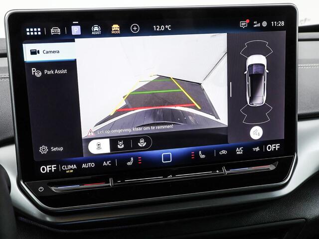 Volkswagen ID.4 Pro Limited Edition 77 kWh accu 286 PK · Trekhaak, elektrisch uitklapbaar · Achteruitrijcamera · Draadloze telefoonlader · Sfeerverlichting ·