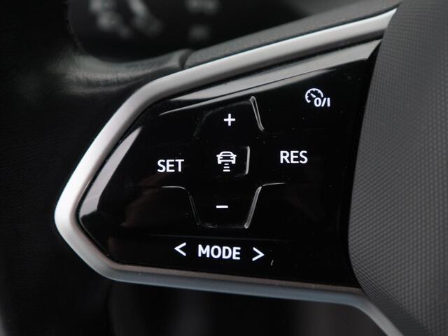 Volkswagen ID.4 First 77 kWh 204 Pk Automaat | Stoelverwarming | Trekhaak | Camera | Adaptive Cruise | Climatronic | CarPlay | 20 Inch | 94.947 Km !!