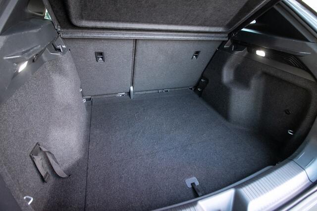 Volkswagen ID.4 Pro 77 kWh | All Season banden | 19" LMV | Carplay |