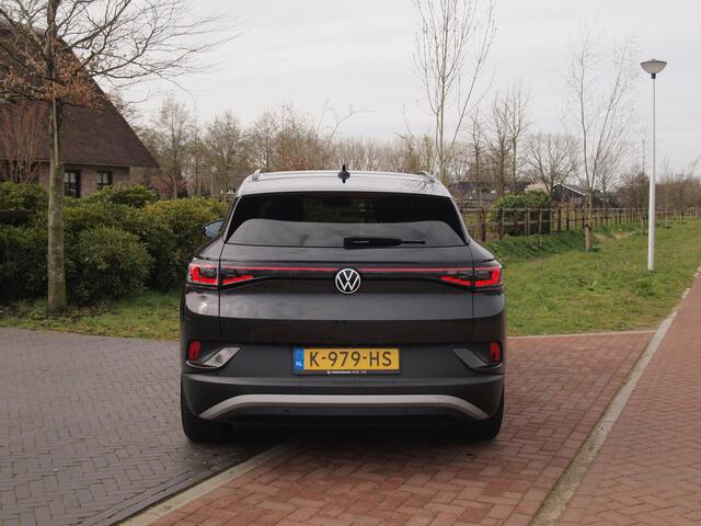 Volkswagen ID.4 First Max 77 kWh | SOH 91% | Panoramadak | Head-Up Display | Sfeerverlichting | 360 Camera |